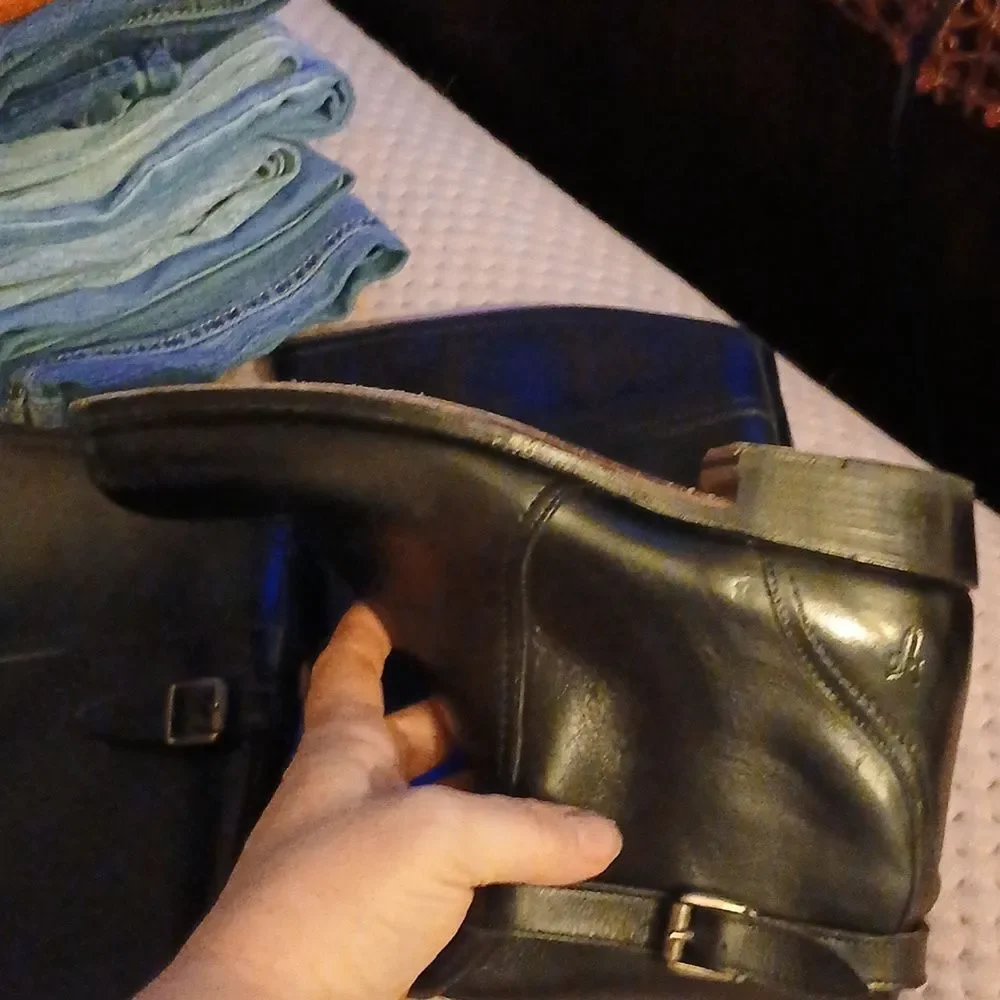 Frye   - Picture 14 of 15